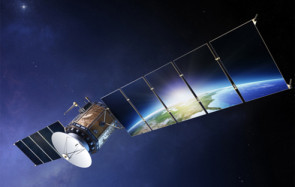 Wird das Googles nächster großer Coup? Medienberichten zufolge soll der Konzern eine Milliardensumme in ein Satelliten-Netz investieren, um in entlegenen Regionen einen Internetzugang bereitzustellen. 