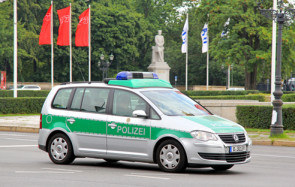 Ab kommenden Freitag informiert die Berliner Polizei für 24 Stunden über sämtliche Einsätze live im Internet. Man kann über Twitter mitverfolgen, was in der Haupstadt so alles passiert. 