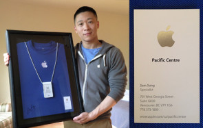 Der Ex-Apple-Mitarbeiter Sam Sung hat aufgrund seines Namens die Smartphone-Branche erheitert. Jetzt versteigert er seine letzte Visitenkarte auf eBay. Die Auktion verspricht Rekorderlöse. 
