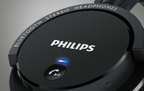 Woox Innovations stellt mit dem Philips SHB5500 einen preisgünstigen Over-Ear-Kopfhörer vor, der via Kabel oder mit Bluetooth mit Musik gefüttert werden kann. 