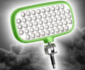 Mit dem Mecalight LED-72smart widmet sich Metz nun auch der Smartphone- und Tablet-Fotografie. Der kompakte Blitz liefert 72 LUX und wird am Kopfhörerausgang des Smartphones angeschlossen.