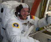 Der deutsche ESA-Astronaut Alexander Gerst hat heute seinen ersten Außeneinsatz an der internationalen Raumstation ISS. Der Weltraumspaziergang wird von der NASA per Livestream übertragen.
