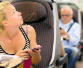 Smartphones und Tablets erweisen sich auf Reisen als unverzichtbare Helferlein. Wofür die Deutschen die kleinen Alleskönner am liebsten verwenden, verrät eine Studie von Expedia.de und Egencia.