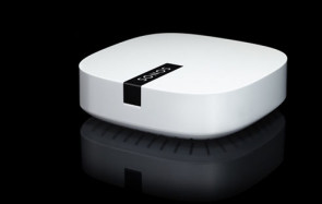 Vom HiFi-Hersteller Sonos kommt mit "Boost" ein Range Extender, der auch bei dicken Wänden oder Störungen durch andere Elektrogeräte eine stabile Musik-Übertragung garantieren soll. 