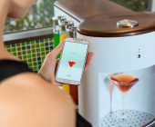 Einen Wodka-Martini, bitte. Geschüttelt, nicht gerührt! Derartige Bestellungen nimmt künftig der Somabar entgegen. Die Steuerung des Personal Bartenders erfolgt per App am Smartphone oder Tablet.