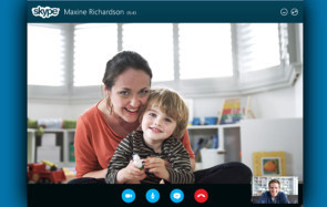 Die eine spricht Englisch, die andere Spanisch, und Skype übersetzt. In seinem aktuellen Video zeigt Microsoft was Skype Translator als Universal-Übersetzer alles kann. 