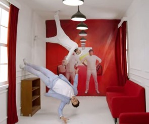 Ausschnitt aus einem Werbevideo eines chinesischen Möbelherstellers "Red Star Macalline" 