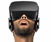 Mann trägt Ocuclus rift brille