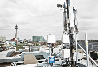 Basisstationen sind wichtige Komponenten eines Mobilfunknetztes LTE-Mast