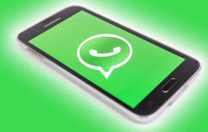 Android-Smartphone mit WhatsApp 