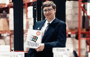 Bill Gates mit Windows 3.0 