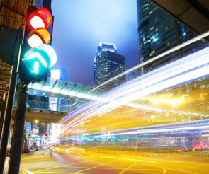 Autoverkehr und Ampel  