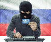 Russischer Hacker vor Flagge