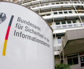Eingang des BSI-Dienstgebäude in Bonn