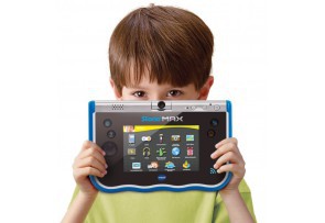 Kind mit Spielzeug von Vtech