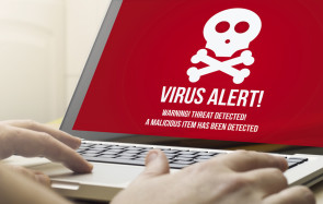 Virus-Alarm am Laptop 