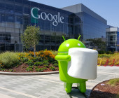 Android-Figur vor Google-Gebäude