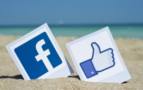 Facebook Like Button 