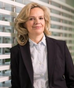 Ingrid Helen Arnold: Die Managerin wird den neuen Bereich für das Geschäft mit Daten bei SAP leiten. Ingrid Helen Arnold - SAP