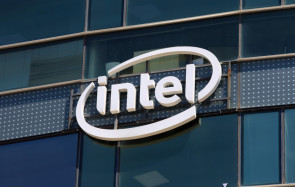 Intel Logo auf Häuserwand 