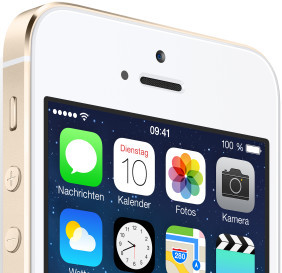Das iPhone 5S, hier in der neuen Gehäusefarbe Champagner-Gold, kommt mit einem vergleichsweise kleinen 4-Zoll-Bildschirm daher.