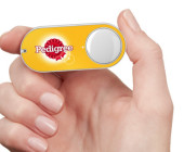 Dash-Button von Pedigree in einer Hand