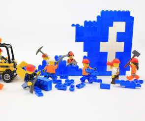 Facebook Lego 