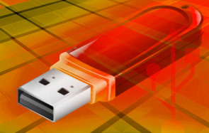 Wenn ein USB-Stick oder eine Speicherkarte ihren Dienst versagt, kann das an einer kürzlichen Umformatierung liegen. Beide brauchen oft ein bestimmtes Dateisystem, um zu funktionieren. 