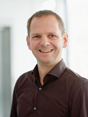 Joachim Schneidmadl, Vorstand Virtual Minds