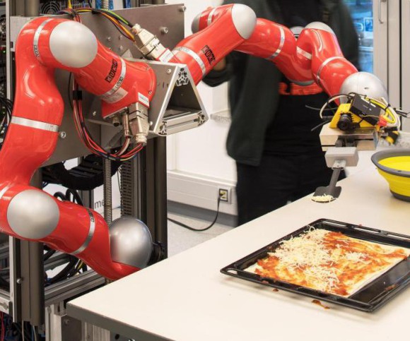 Roboter bäckt Pizza 