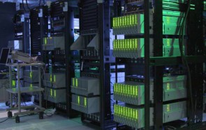 HPE stellt Rechner mit 160 TByte RAM vor 