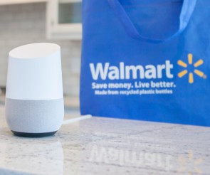Google Home und Walmart-Tasche 