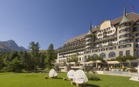 Durchgeführt wird die Konferenz im Suvretta House in St. Moritz © Suvretta House