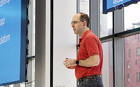 Microsofts Scott Guthrie lancierte Neuerungen für Entwickler an der «Connect»-Konferenz 