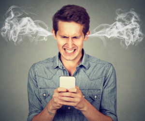 Wütender Smartphone-Nutzer
