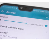 Automatische Displayhelligkeit aktivieren spart Akkustrom