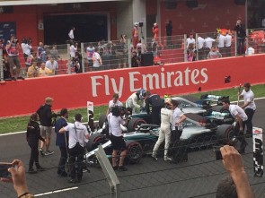 Letzte Startvorbereitungen beim Mercedes